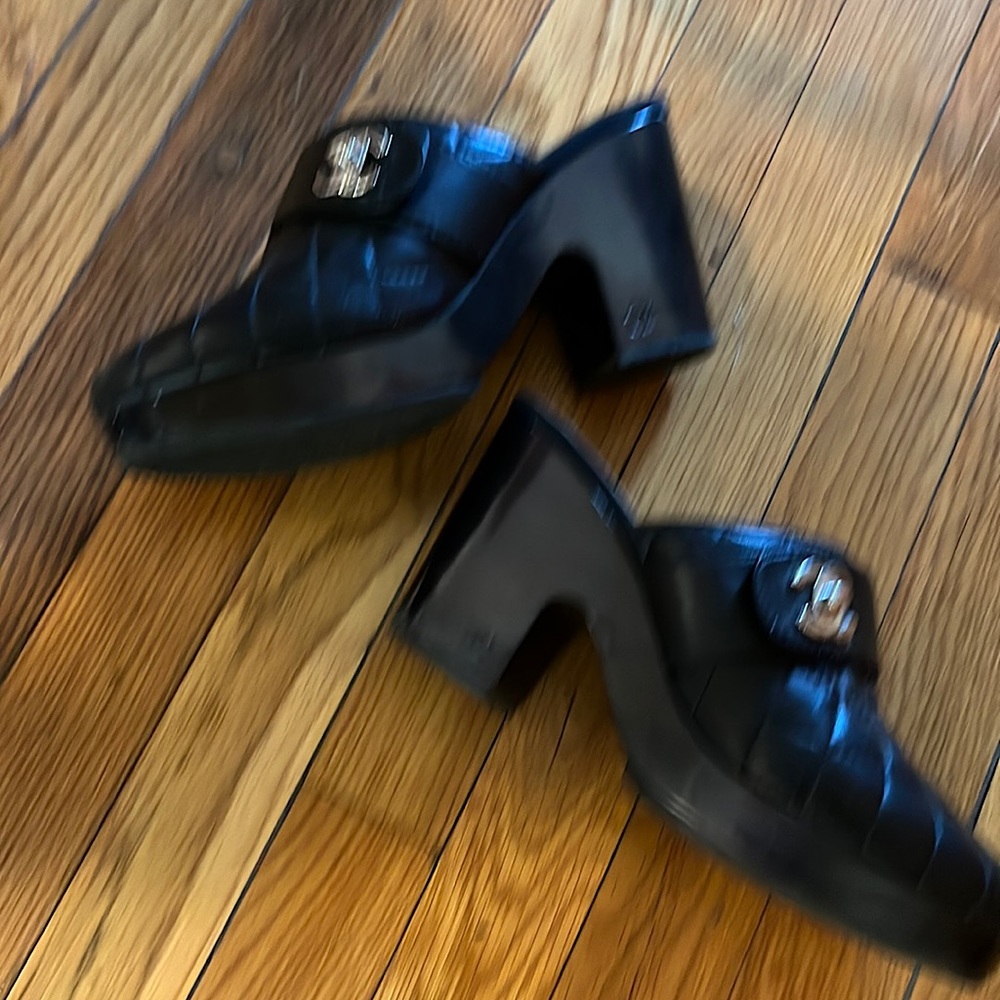 Chanel sz40 platform mules black leather in fantastic shape slightly used